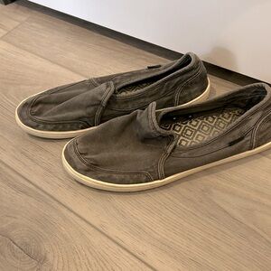 Sanuk charcoal grey slip on shoes